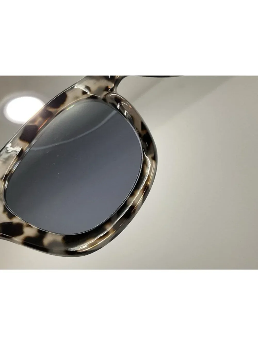 Peepers Center Stage Oversized Reading Sunglasses Gray Tortoise +1.50